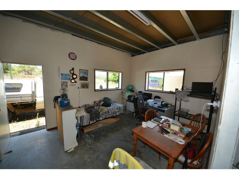 111 Capricorn Highway, Westwood QLD 4702