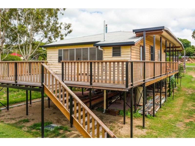 9 Gordon Lane, Walterhall QLD 4714