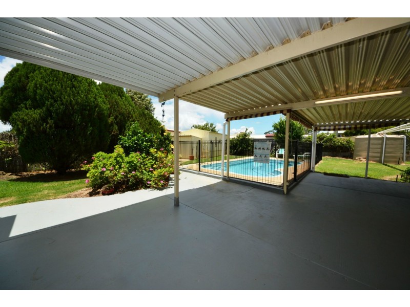 1 Gleeson Close, Gracemere QLD 4702