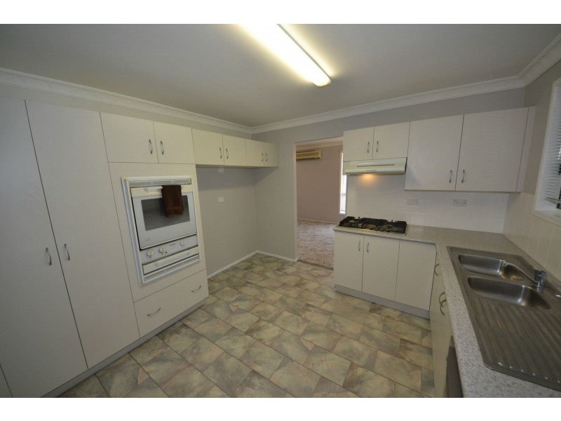 1 Gleeson Close, Gracemere QLD 4702