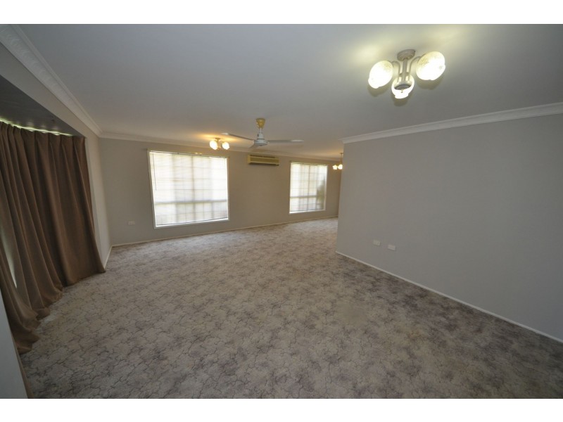 1 Gleeson Close, Gracemere QLD 4702