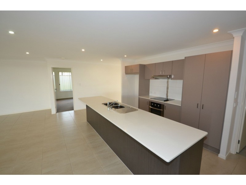 3 Premier Court, Gracemere QLD 4702