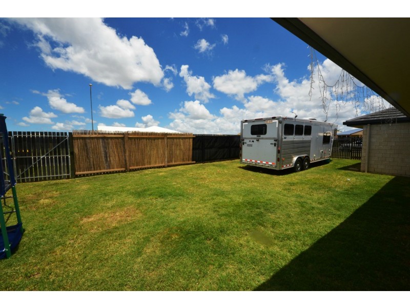 12 Boatwright Avenue, Gracemere QLD 4702