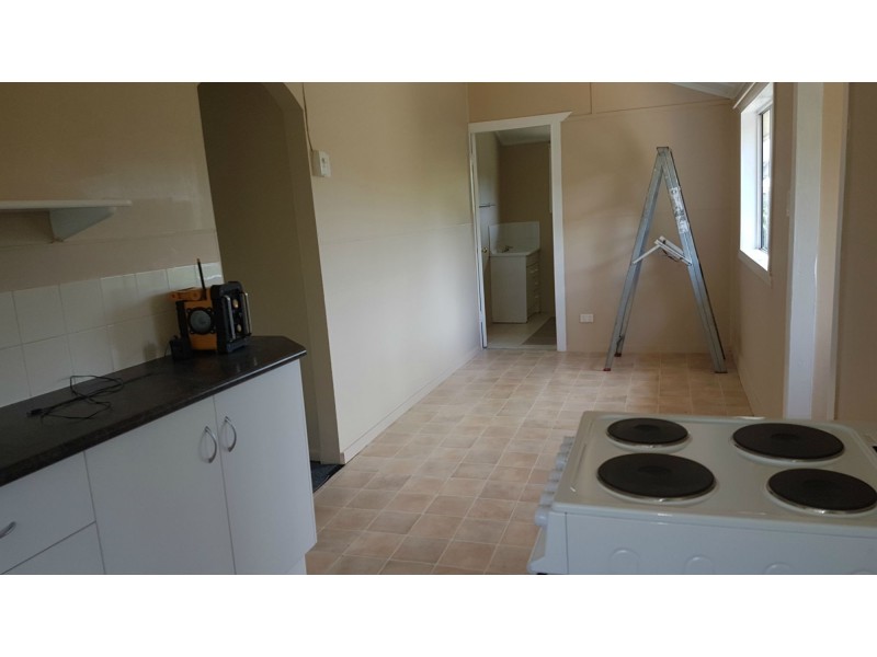 18 Hall Street South, Mount Morgan QLD 4714