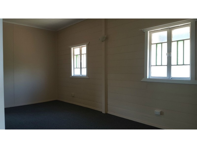 18 Hall Street South, Mount Morgan QLD 4714
