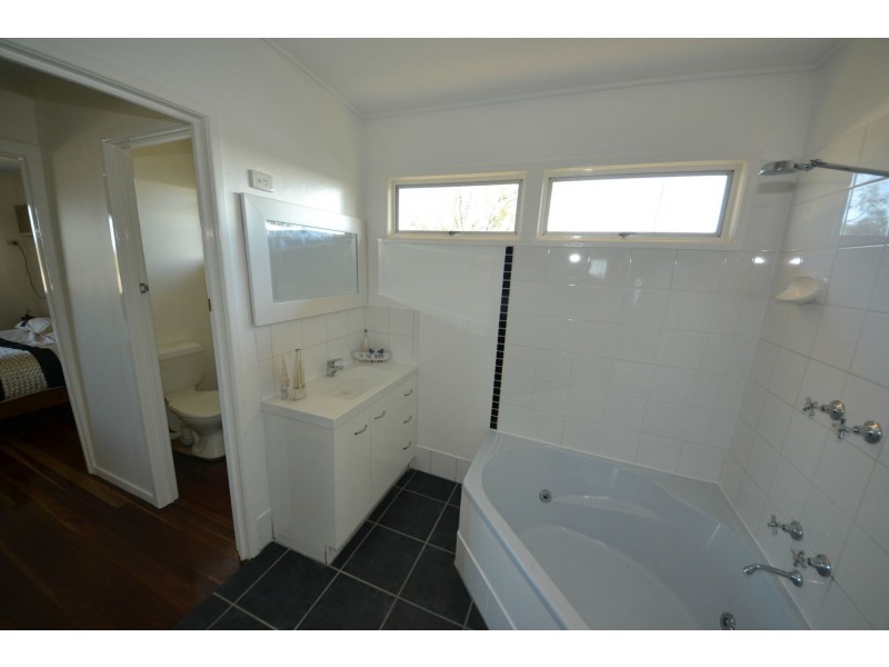 16 Egan Street, Gracemere QLD 4702