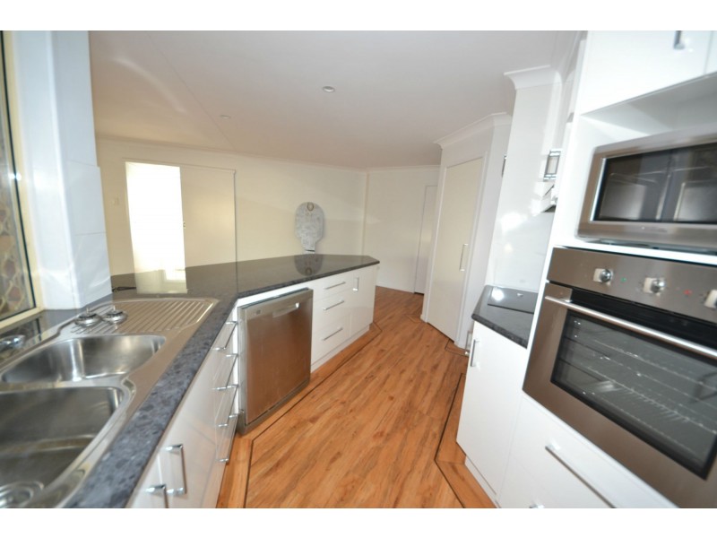 18 Banksia Court, Gracemere QLD 4702