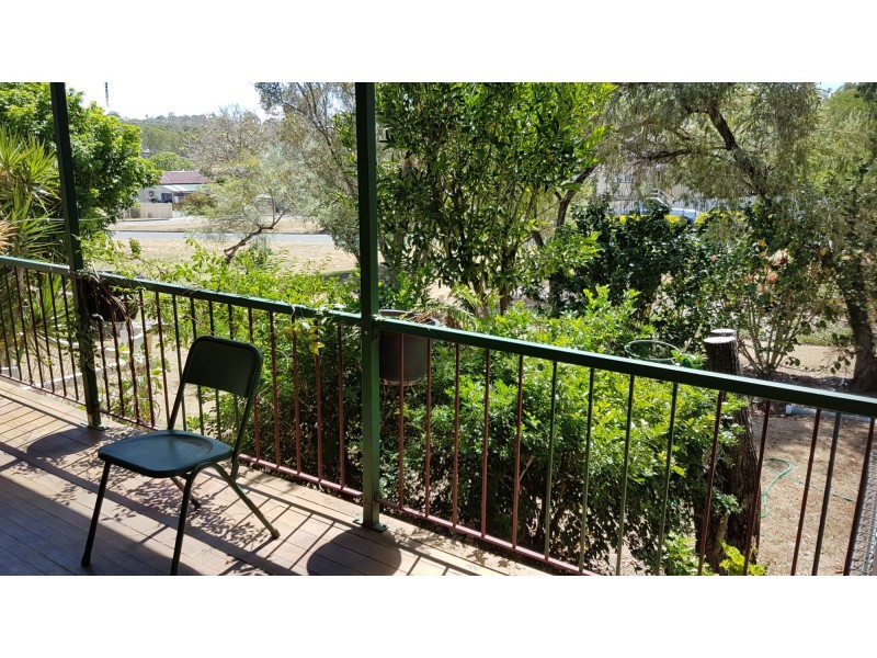 114 East Street, Mount Morgan QLD 4714