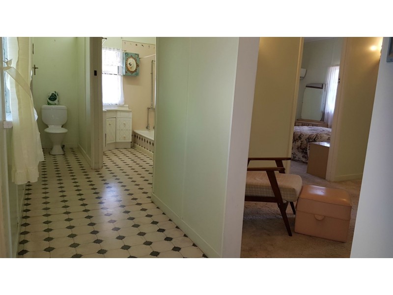 114 East Street, Mount Morgan QLD 4714