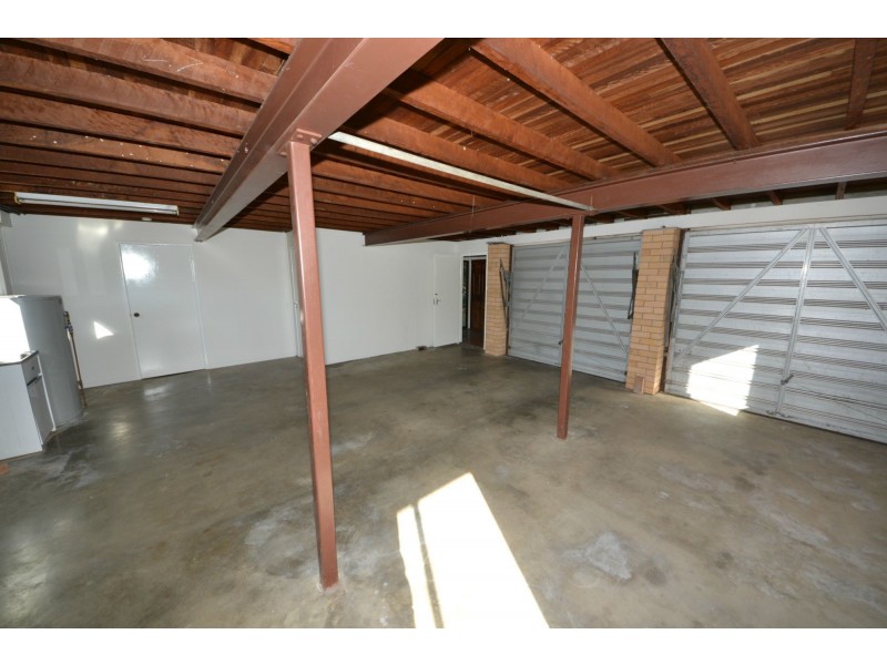 75 Buzacott Street, Park Avenue QLD 4701