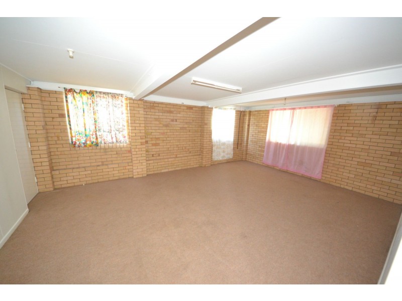 75 Buzacott Street, Park Avenue QLD 4701