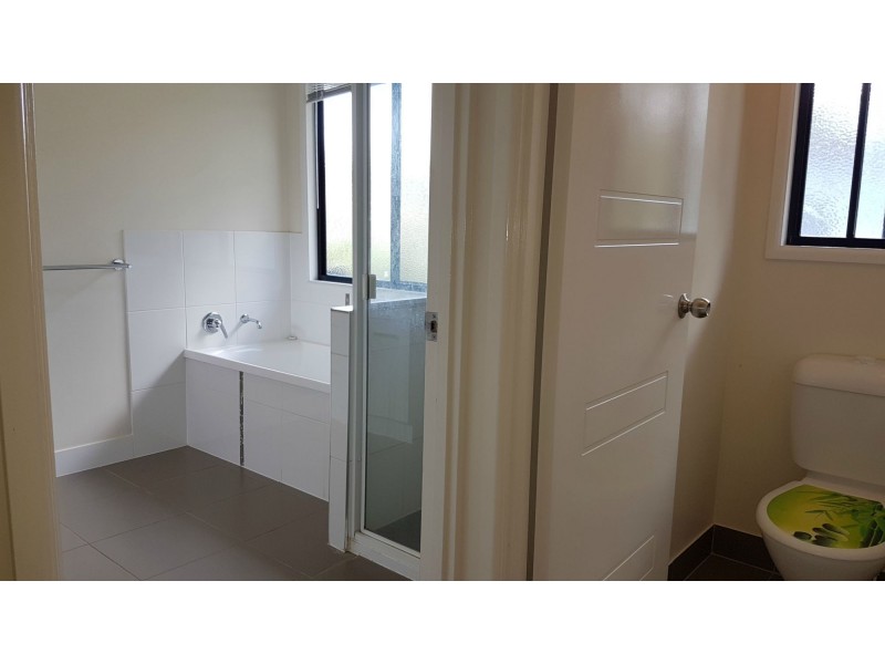 18 Showgrounds Road, Mount Morgan QLD 4714