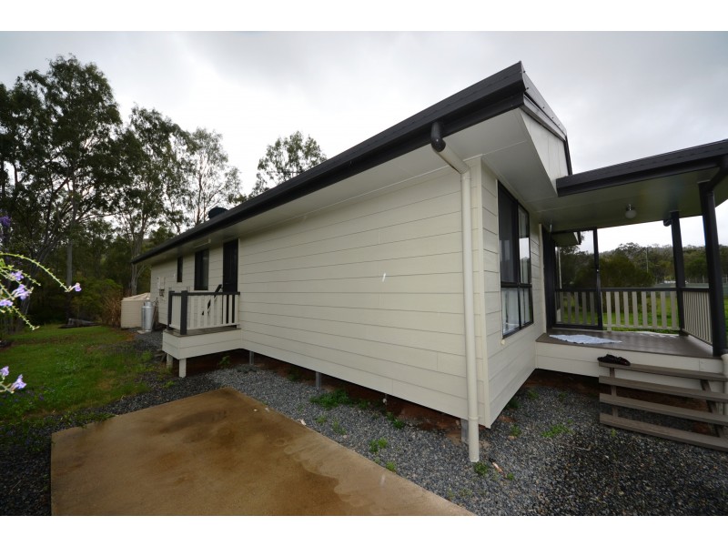 18 Showgrounds Road, Mount Morgan QLD 4714