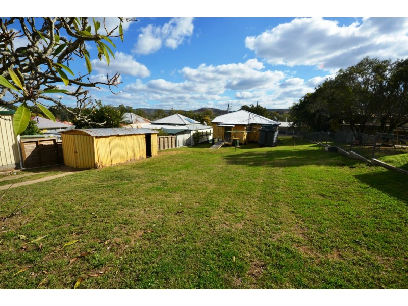 77 James Street, Mount Morgan QLD 4714