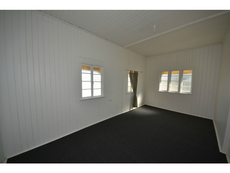 77 James Street, Mount Morgan QLD 4714