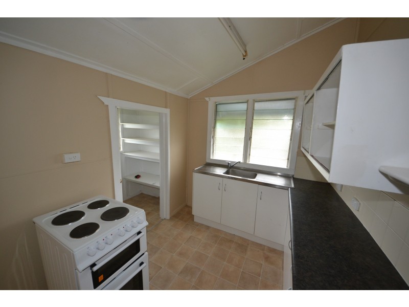 18 Hall Street South, Mount Morgan QLD 4714