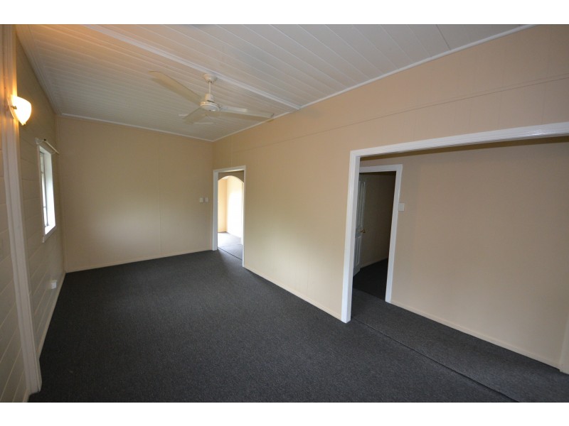 18 Hall Street South, Mount Morgan QLD 4714