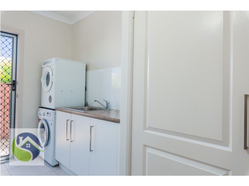 10 Brady Place, Gracemere QLD 4702