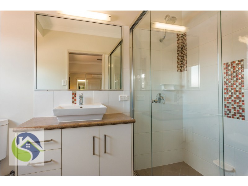 10 Brady Place, Gracemere QLD 4702