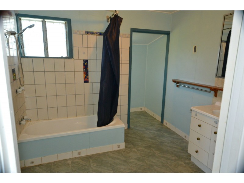 26 River Street, Mount Morgan QLD 4714