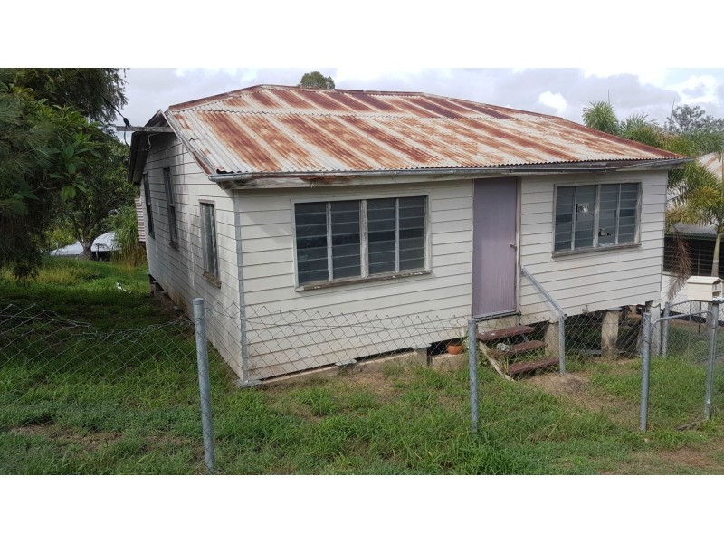 6 North Street, Mount Morgan QLD 4714