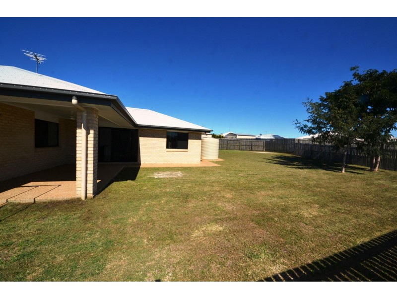 4 Brady Place, Gracemere QLD 4702