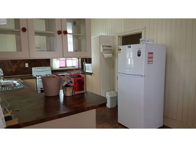 18 – 20 Railway Avenue, Wowan QLD 4702