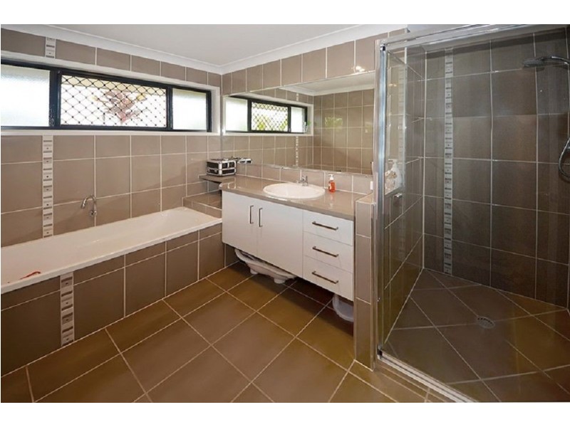 13 Broadhurst Drive, Gracemere QLD 4702