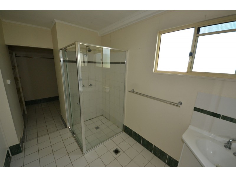 56 Rayner Road, Alton Downs QLD 4702