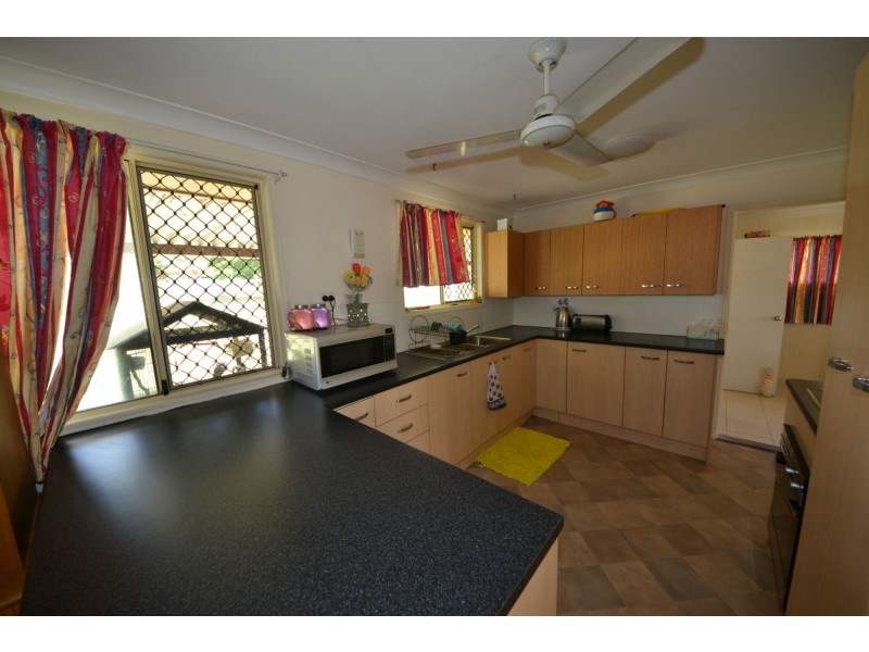 2 Schirmer Close, Gracemere QLD 4702