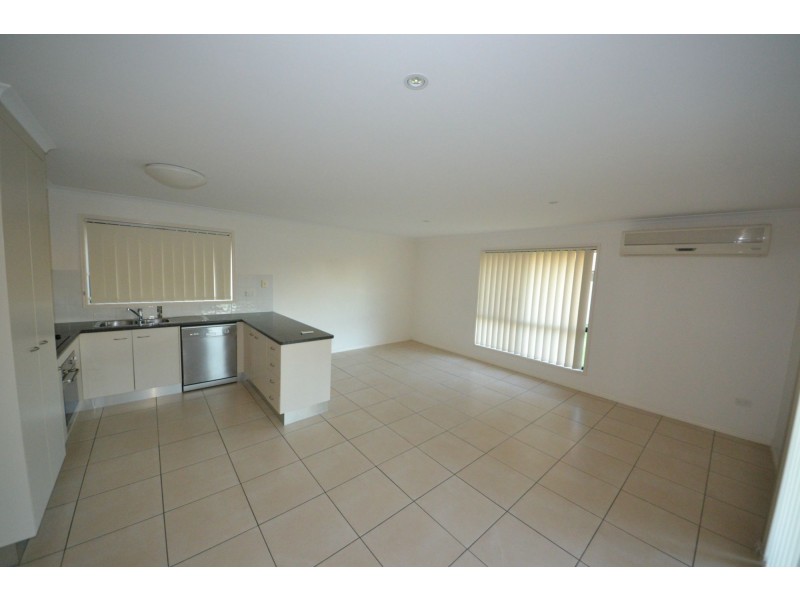 10 Rosella Drive, Gracemere QLD 4702