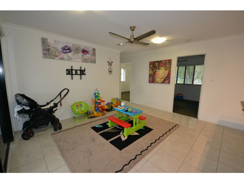 19 Robertson Road, Gracemere QLD 4702