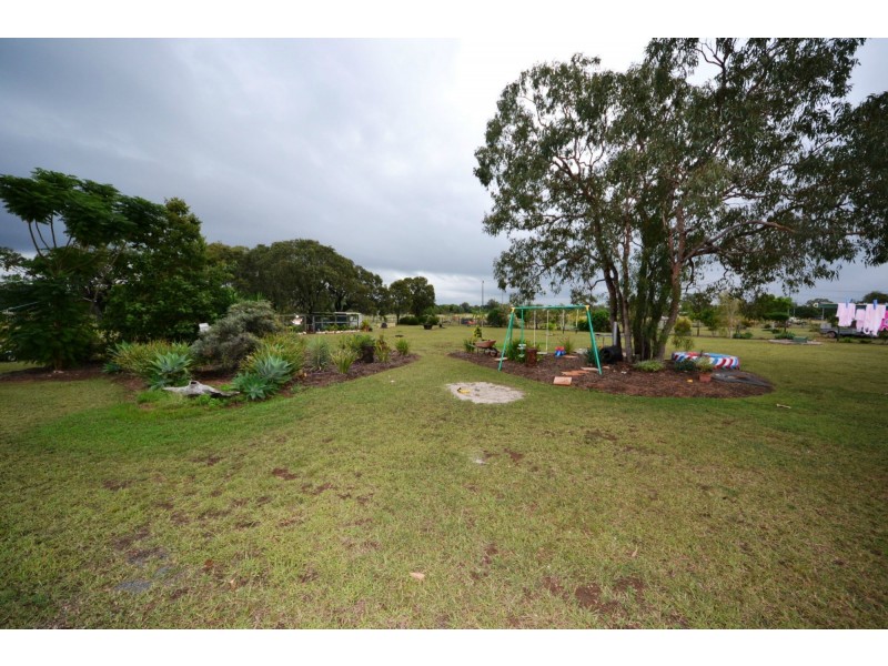 19 Robertson Road, Gracemere QLD 4702