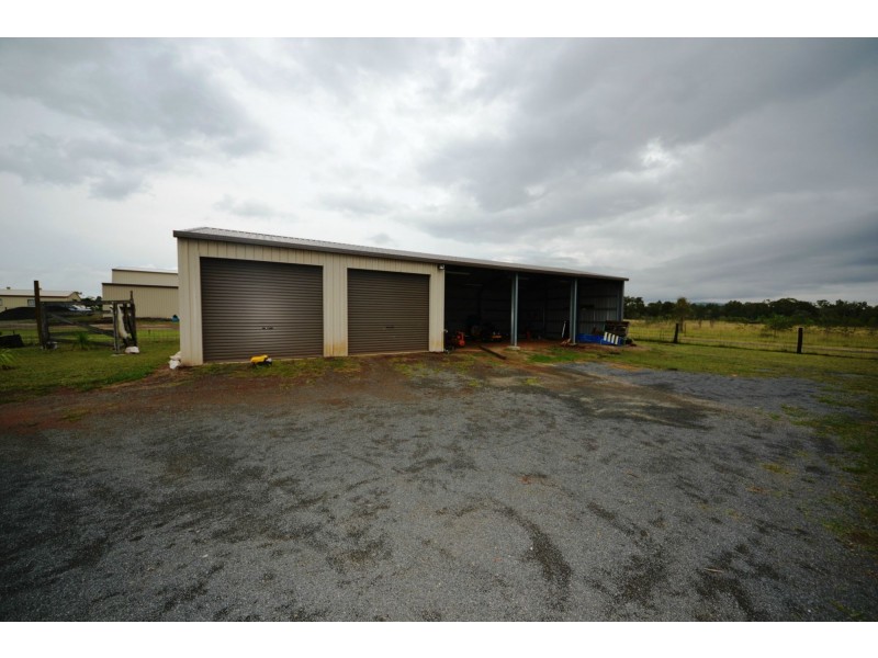 19 Robertson Road, Gracemere QLD 4702