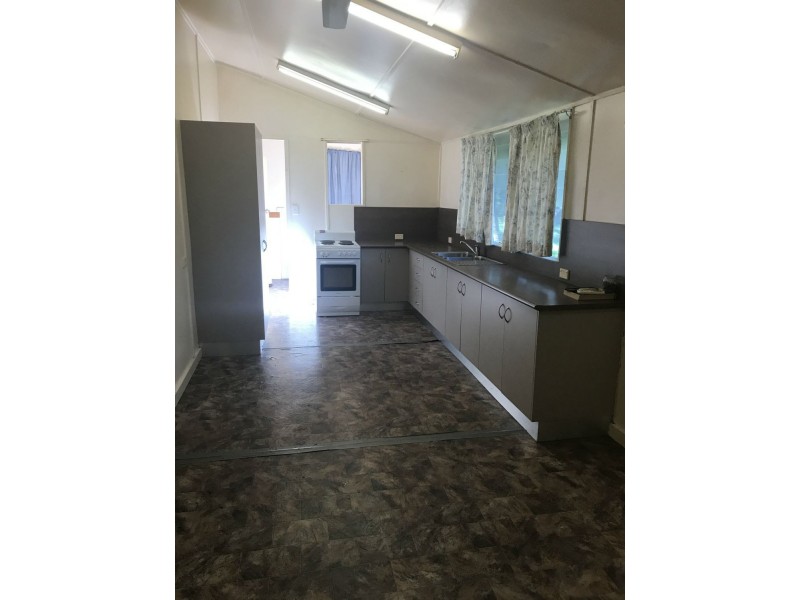 38 Gordon Street, Mount Morgan QLD 4714