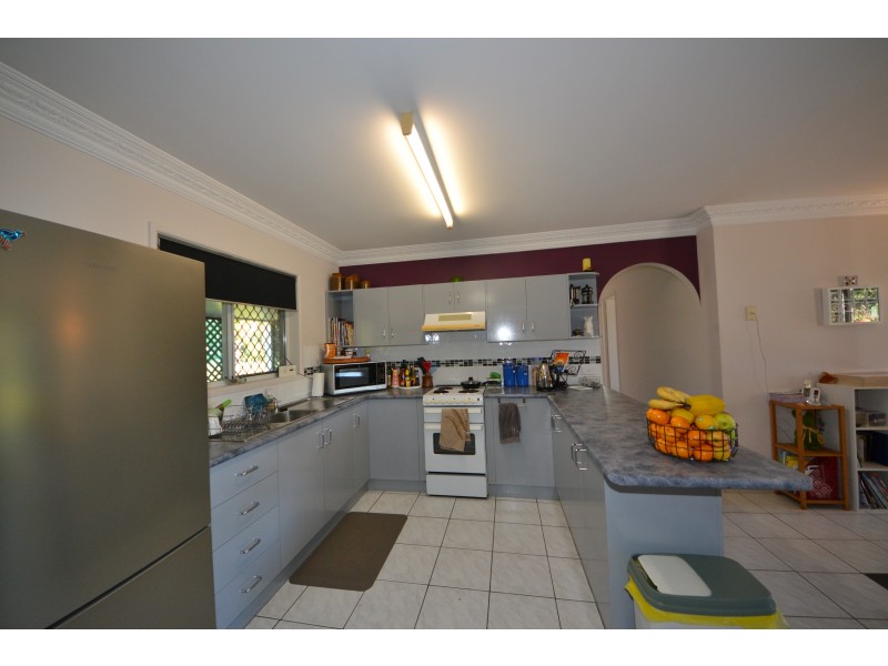 6 Deakin Cl, Gracemere QLD 4702
