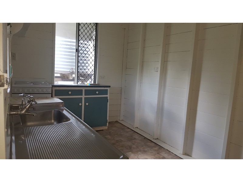 26 Central St, Mount Morgan QLD 4714