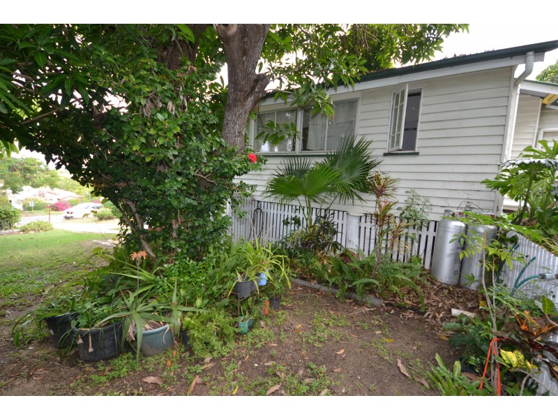 196 North St, West Rockhampton QLD 4700