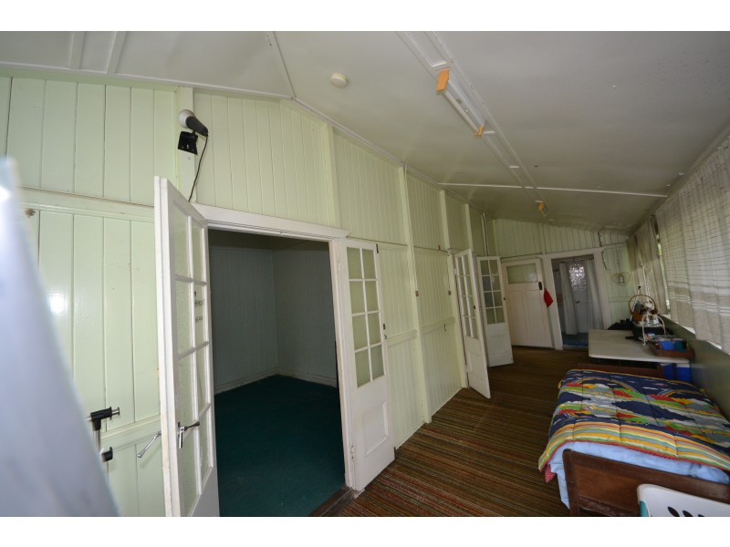 196 North St, West Rockhampton QLD 4700