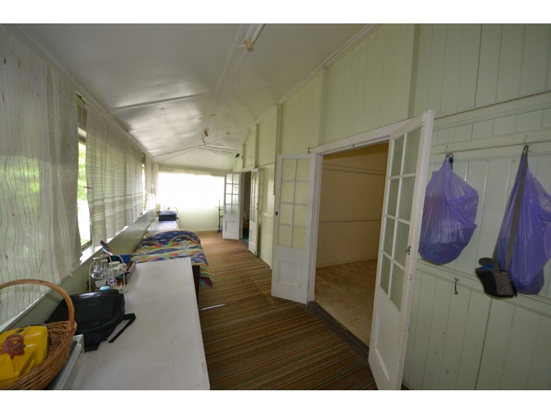 196 North St, West Rockhampton QLD 4700