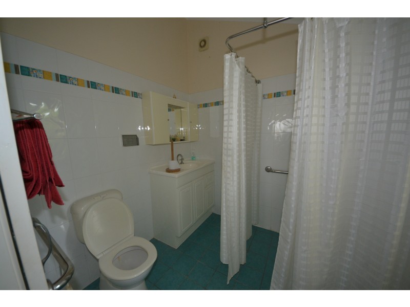 196 North St, West Rockhampton QLD 4700