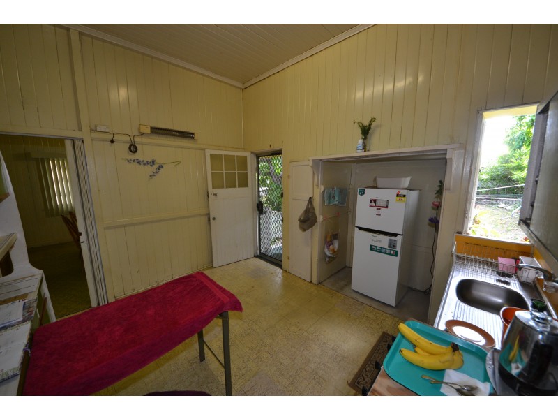 196 North St, West Rockhampton QLD 4700