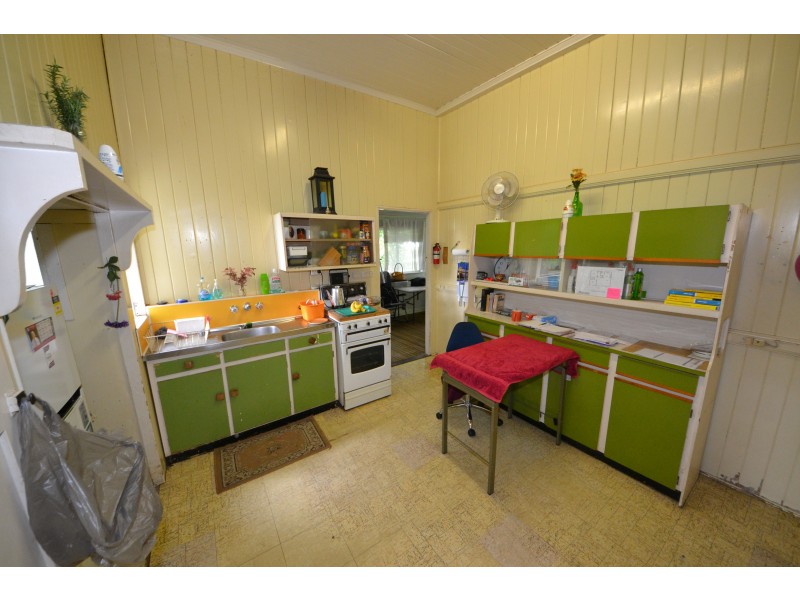 196 North St, West Rockhampton QLD 4700