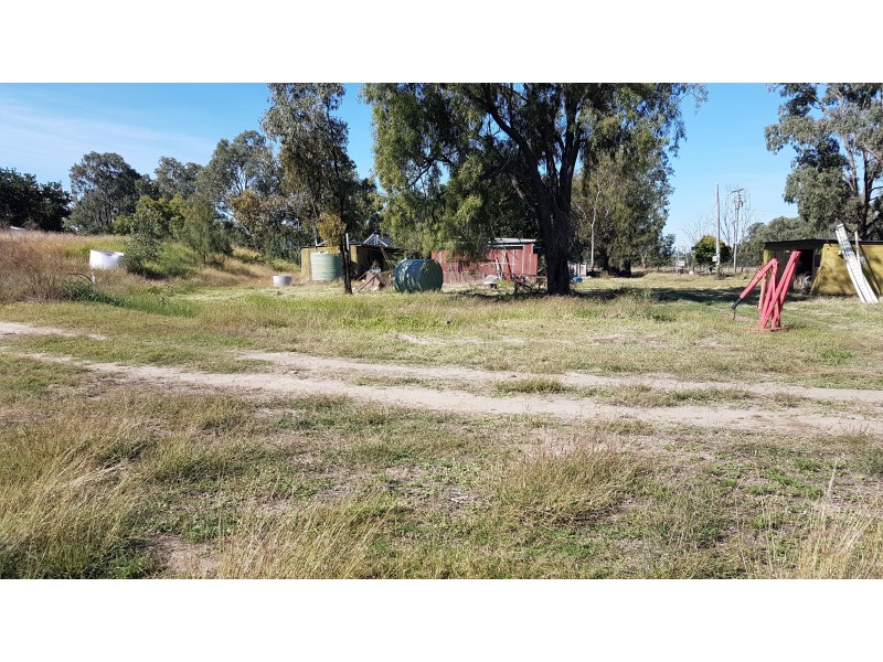 32 Pink Lily Rd, Pink Lily QLD 4702