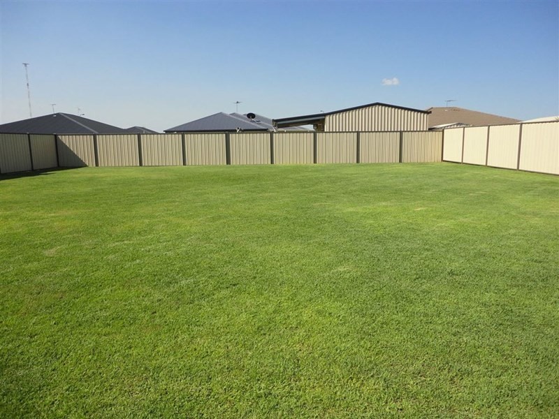 109 Lucas St, Gracemere QLD 4702