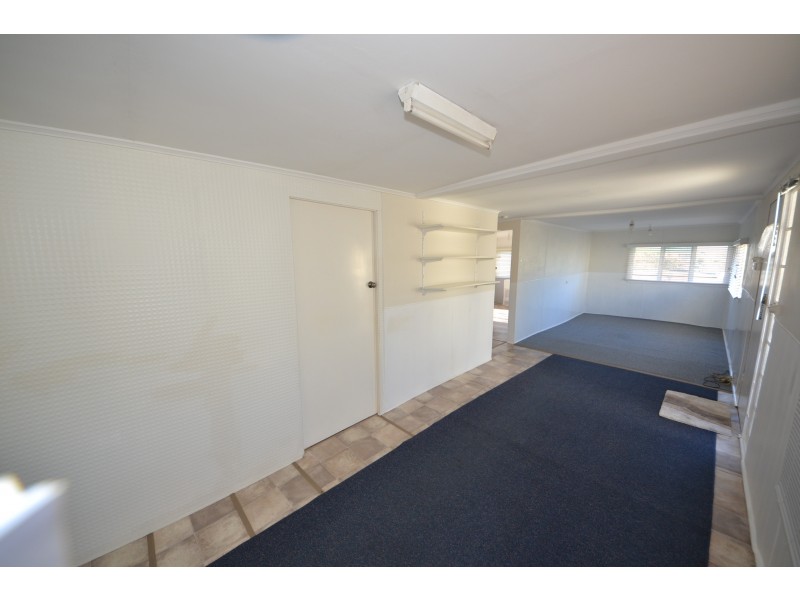 7 Joyce St, Walterhall QLD 4714