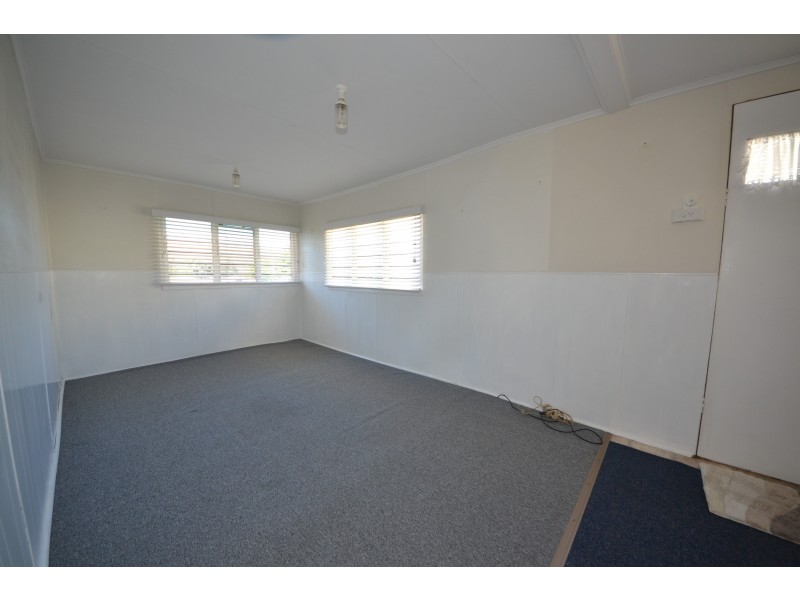 7 Joyce St, Walterhall QLD 4714