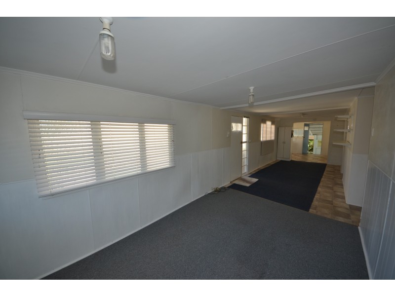 7 Joyce St, Walterhall QLD 4714