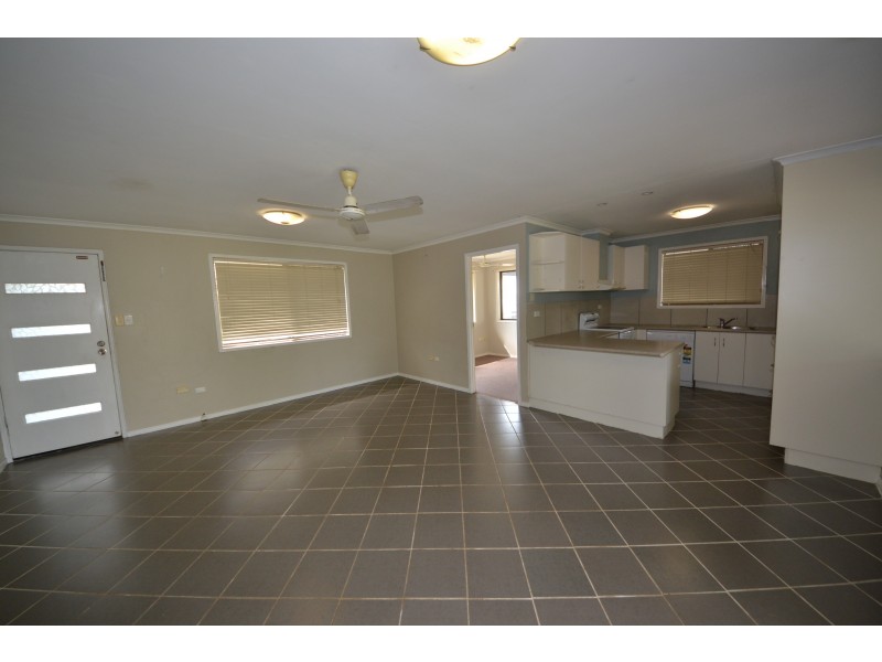12 Deakin Close, Gracemere QLD 4702