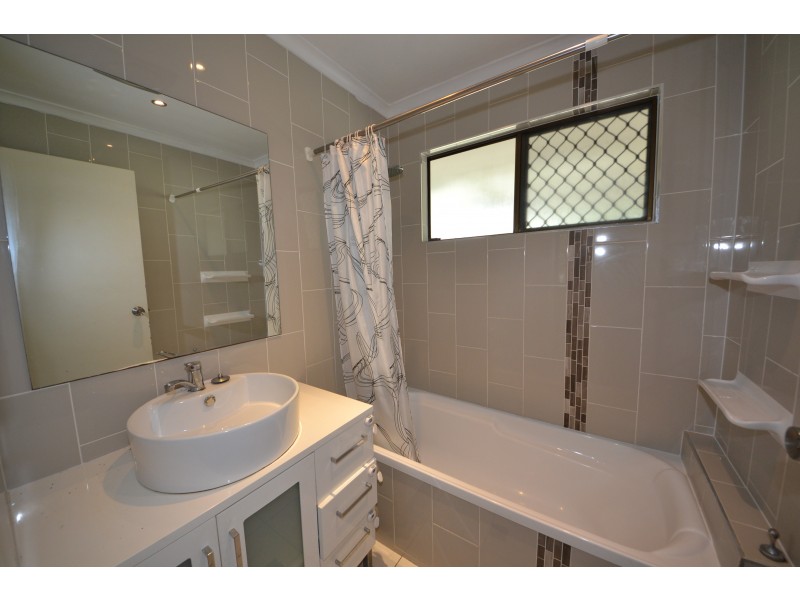 12 Deakin Close, Gracemere QLD 4702